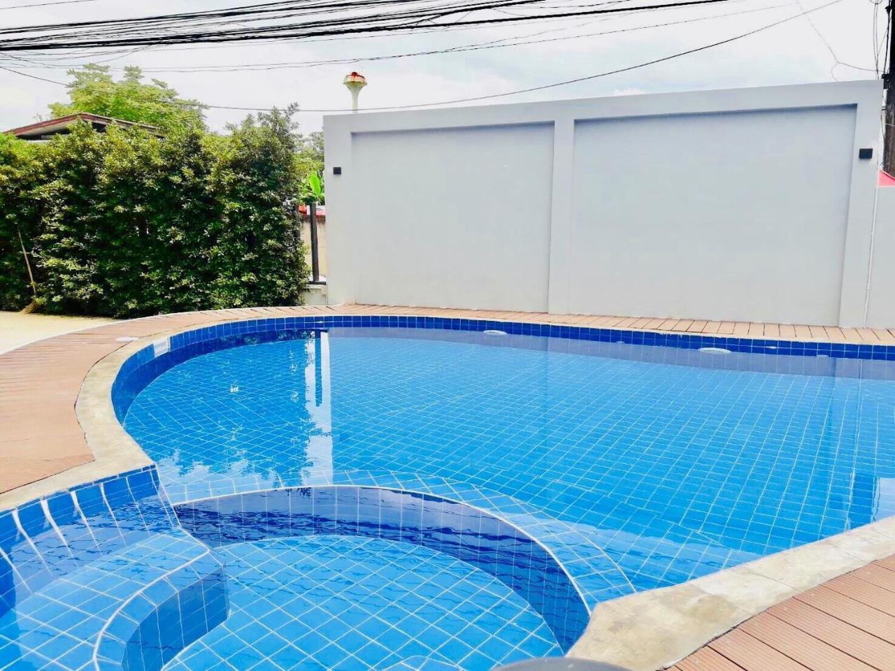 Siri Hotel Chiang Mai Esterno foto