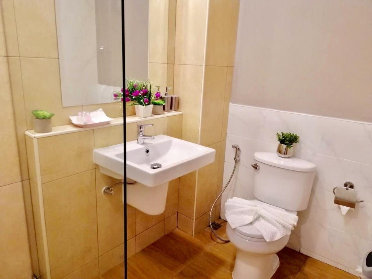 Siri Hotel Chiang Mai Esterno foto