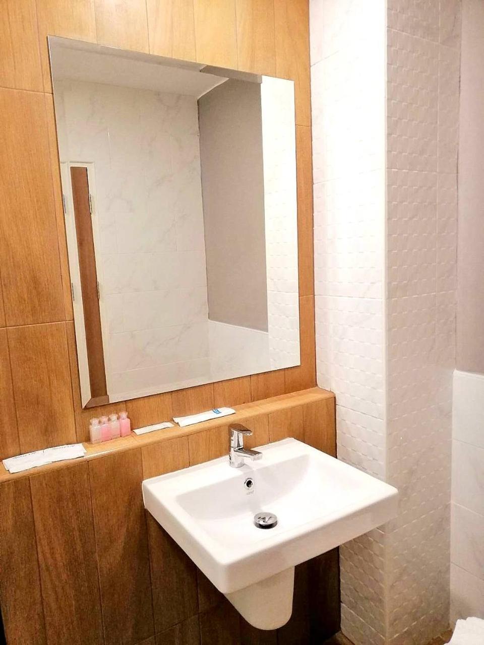 Siri Hotel Chiang Mai Esterno foto