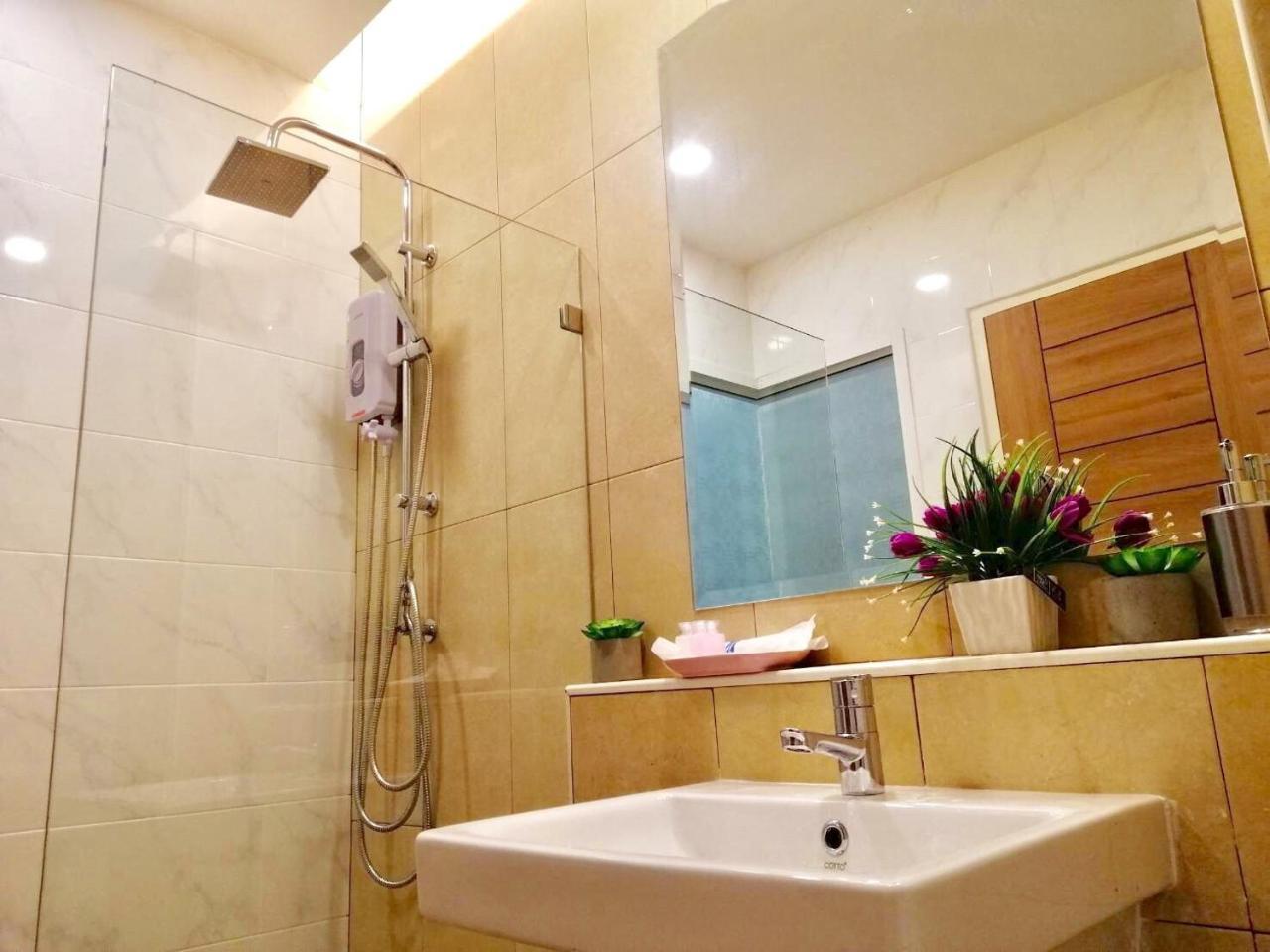 Siri Hotel Chiang Mai Esterno foto
